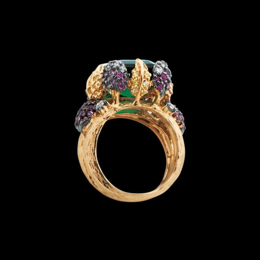 Greenberry Ring, Ring, Anabela Chan Joaillerie - Fine jewelry with laboratory grown and created gemstones hand-crafted in the United Kingdom. Anabela Chan Joaillerie is the first fine jewellery brand in the world to champion laboratory-grown and created gemstones with high jewellery design, artisanal craftsmanship and a focus on ethical and sustainable innovations.